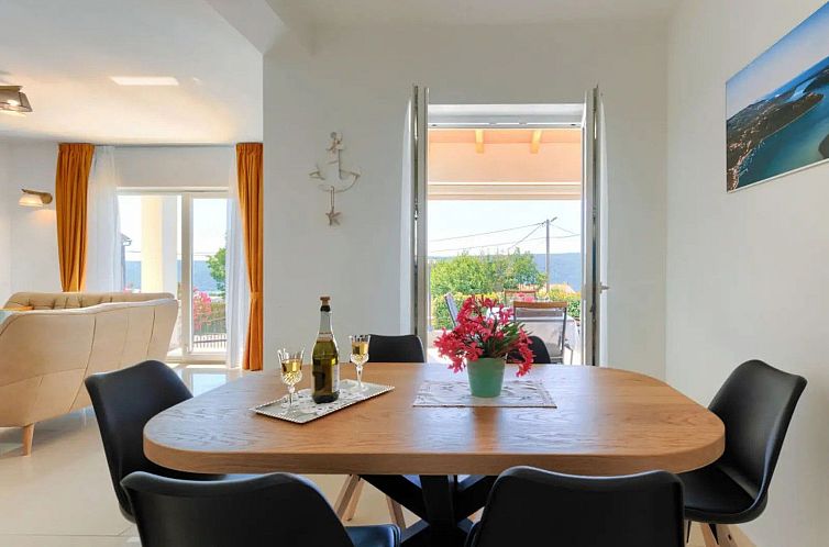 Vakantiehuis Schöne Villa Camellia mit privatem Pool