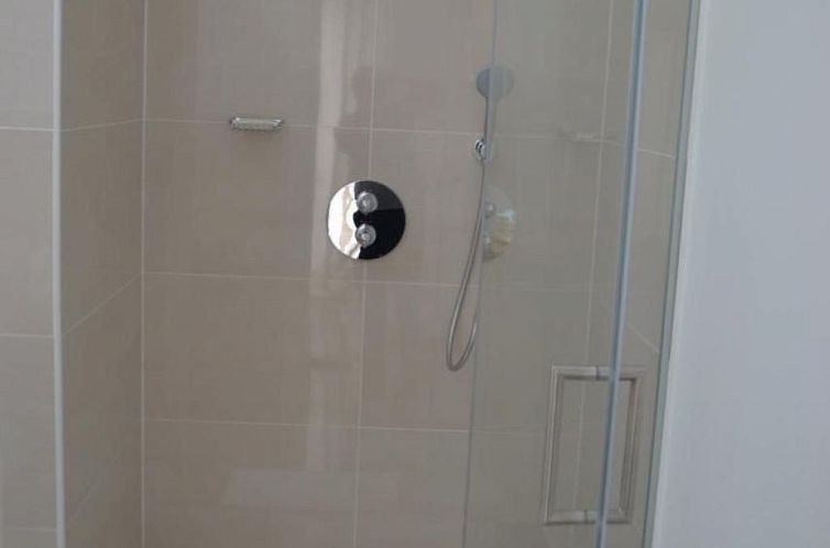 Vakantiehuis Detailgestaltete Villa mit Pool, Sauna und Hot 