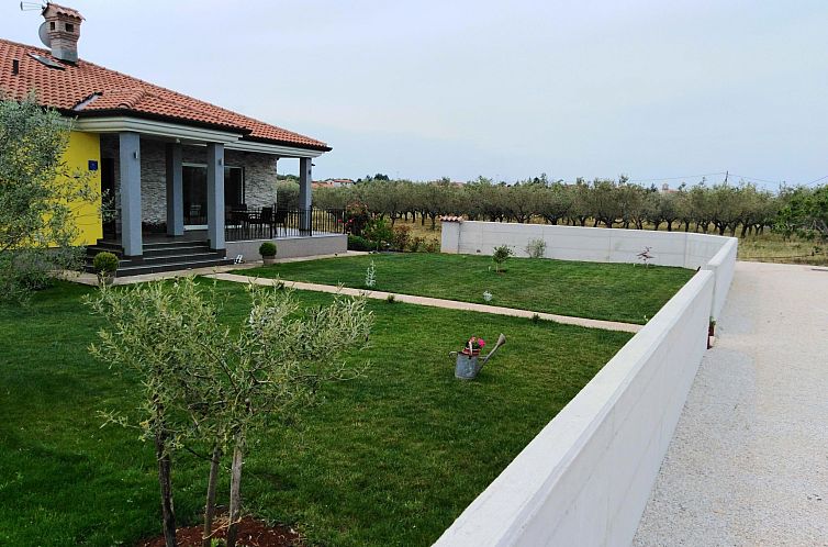 Vakantiehuis mit Terrasse, Grill und Garten