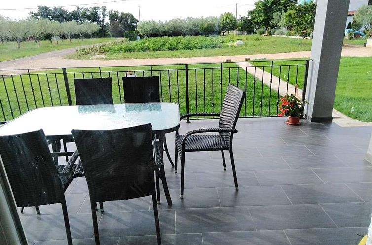 Vakantiehuis mit Terrasse, Grill und Garten