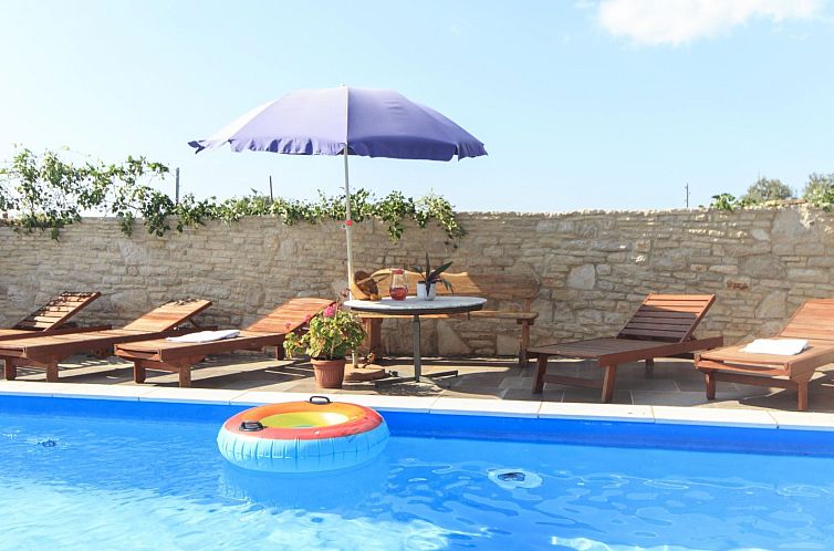 Vakantiehuis Villa Natalia Peroj,  mit privaten Pool