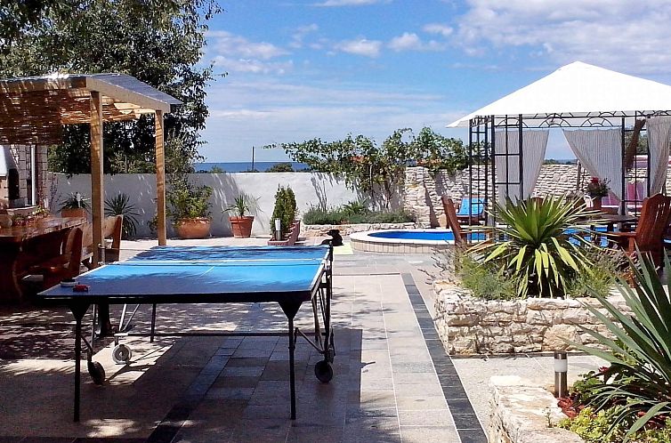 Vakantiehuis Villa Natalia Peroj,  mit privaten Pool