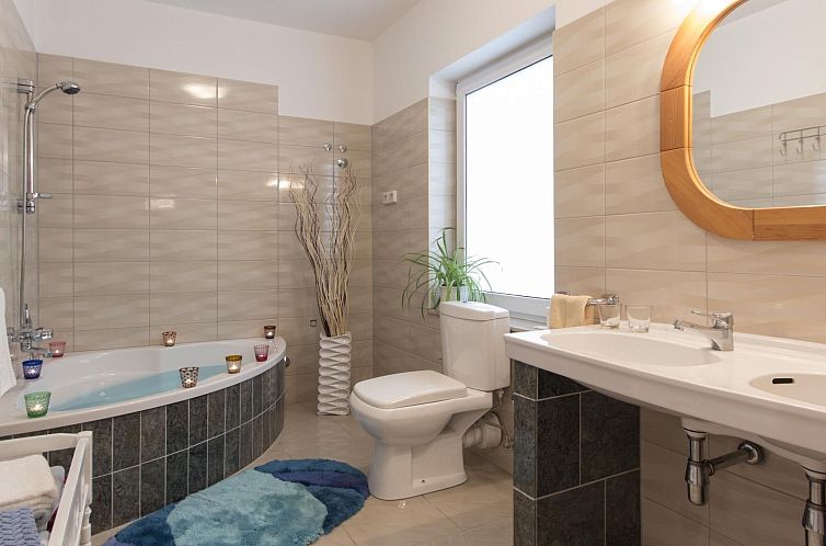 Vakantiehuis Villa Natalia Peroj,  mit privaten Pool