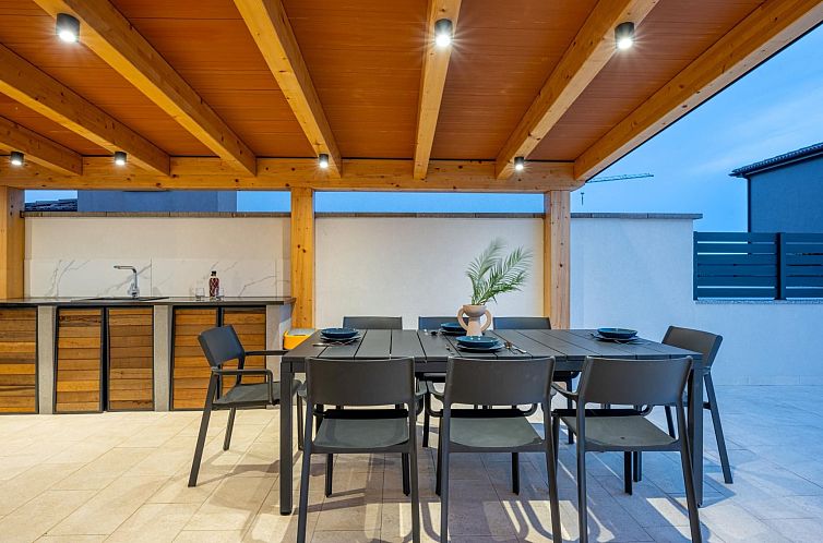 Vakantiehuis 4 Schlafzimmer, 3 Badezimmer, Küche, Wohnzimme