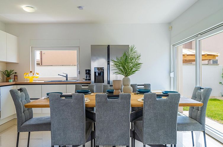 Vakantiehuis 4 Schlafzimmer, 3 Badezimmer, Küche, Wohnzimme