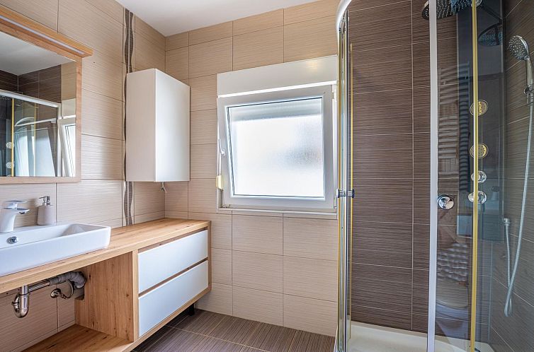 Vakantiehuis 4 Schlafzimmer, 3 Badezimmer, Küche, Wohnzimme