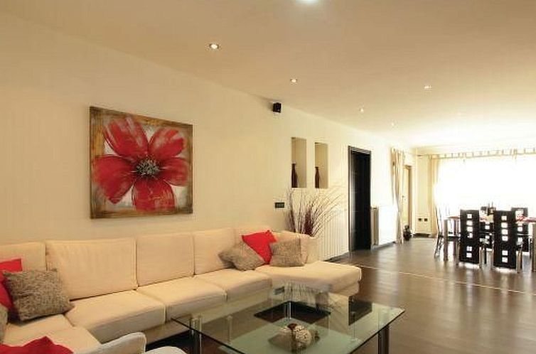 Vakantiehuis Luxuriöse Villa mit riesigem Olivenbaum-Garten