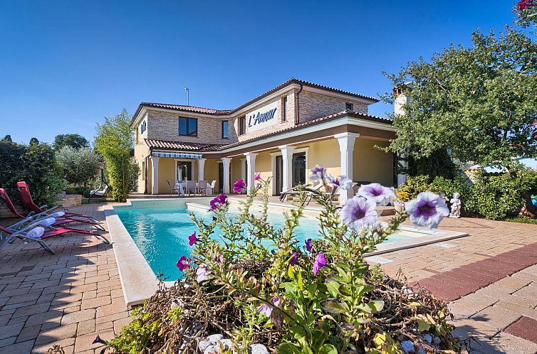 Vakantiehuis Villa Aldo with private pool by Wiibuk