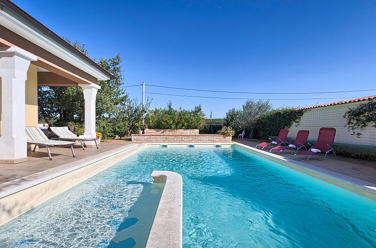 Vakantiehuis Villa Aldo with private pool by Wiibuk