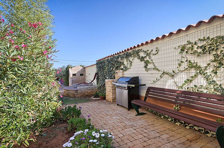 Vakantiehuis Villa Aldo with private pool by Wiibuk