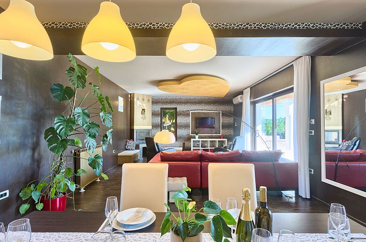 Vakantiehuis Villa Aldo with private pool by Wiibuk