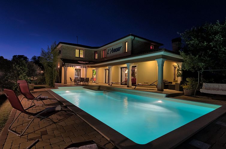 Vakantiehuis Villa Aldo with private pool by Wiibuk