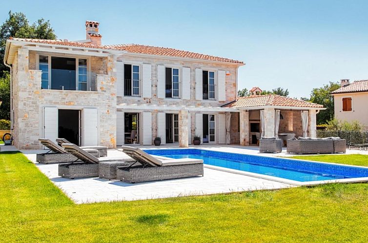 Vakantiehuis Villa Arabela mit 4 Schlafzimmern, in der Nähe