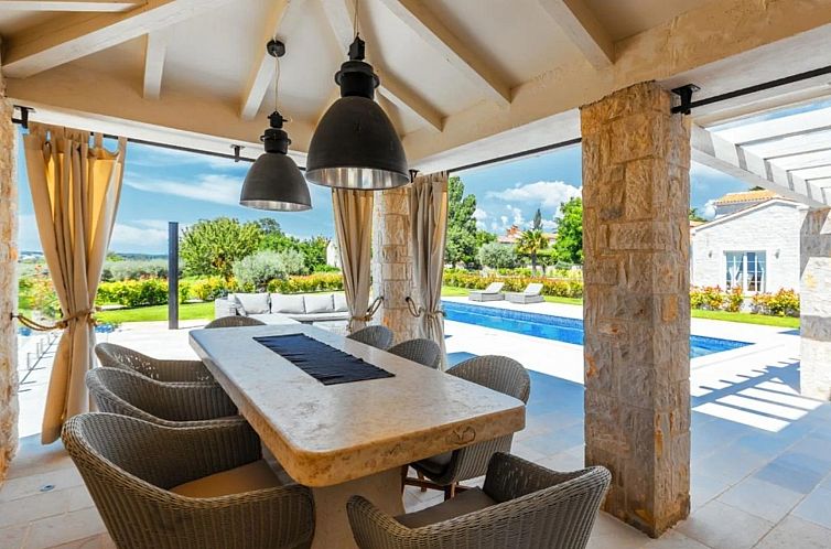 Vakantiehuis Villa Arabela mit 4 Schlafzimmern, in der Nähe