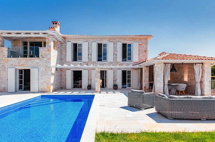 Vakantiehuis Villa Arabela mit 4 Schlafzimmern, in der Nähe