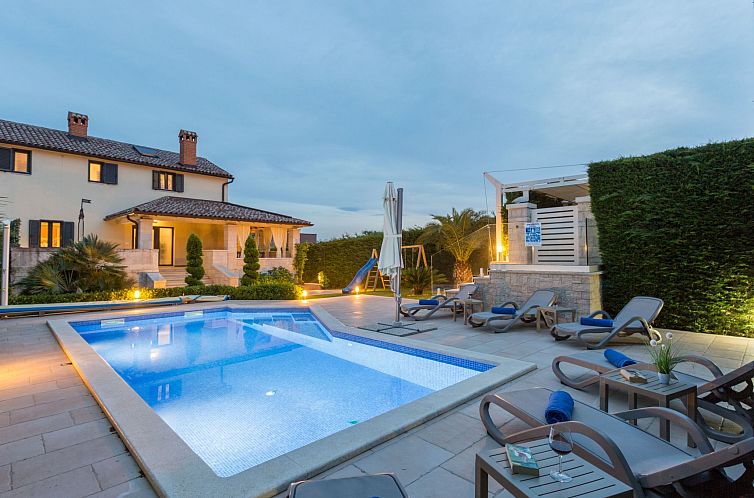 Unterkunft 10121131 - Ferienhaus Istrien - Vakantiehuis Villa Anabel bei Porec mit Pool, Jacuzzi und Sa