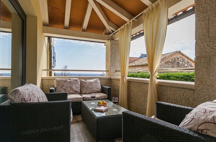 Vakantiehuis Villa Anabel bei Porec mit Pool, Jacuzzi und Sa
