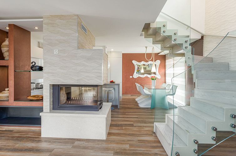 Vakantiehuis Villa Anabel bei Porec mit Pool, Jacuzzi und Sa