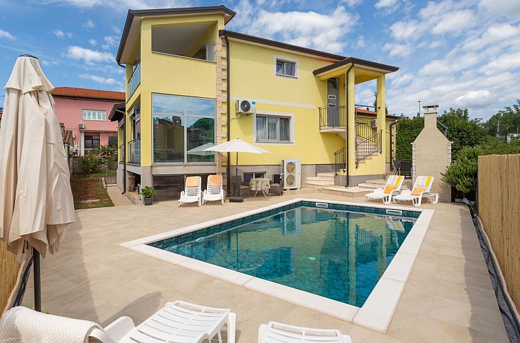 Vakantiehuis Ferienvilla 'Villa Sandra'