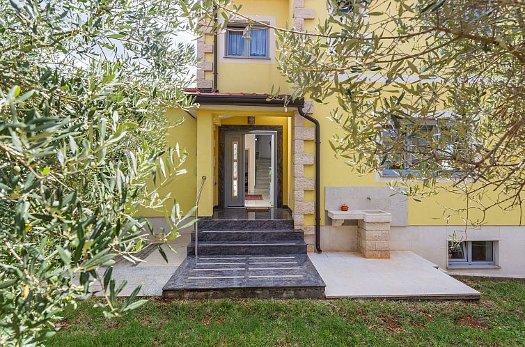 Vakantiehuis Ferienvilla 'Villa Sandra'
