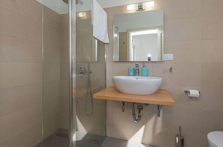 Vakantiehuis Tolles Ferienhaus in Deklići mit Privatem Pool