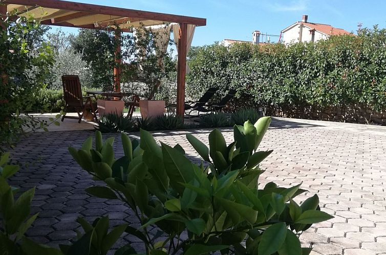 Vakantiehuis Haus Mirelia für zwei Personen mit Garten