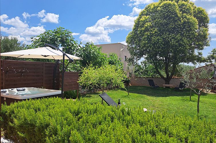 Vakantiehuis Haus Mirelia für zwei Personen mit Garten