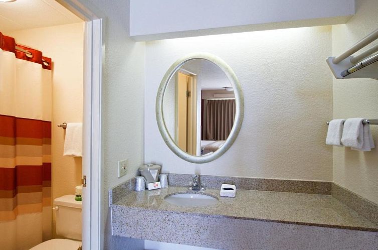 Red Roof Inn Florence Civic Center