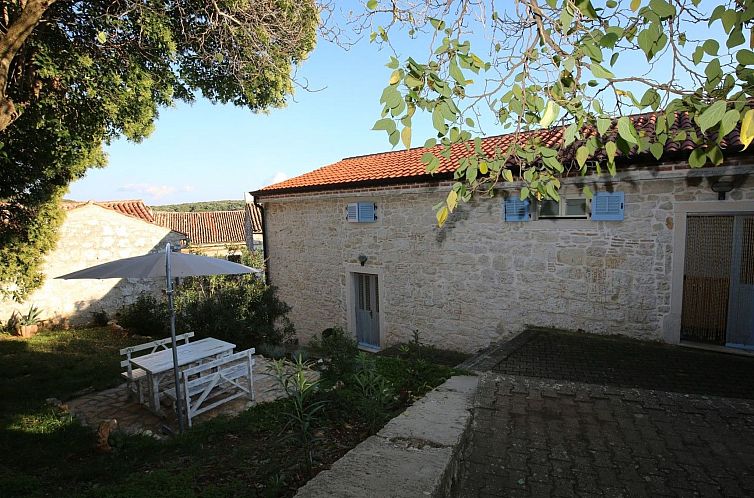 Appartement App Nirvana mit Garten in der Altstadt von Vrsar