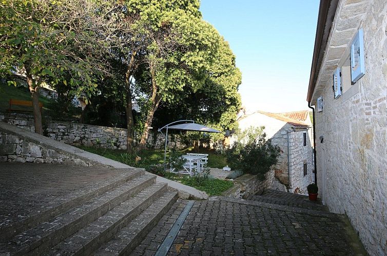 Appartement App Nirvana mit Garten in der Altstadt von Vrsar