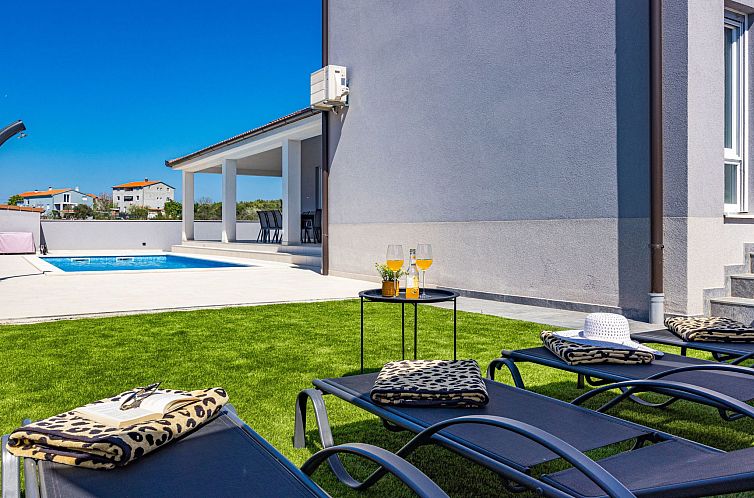 Vakantiehuis Villa Tea mit beheiztem Salzwasserpool