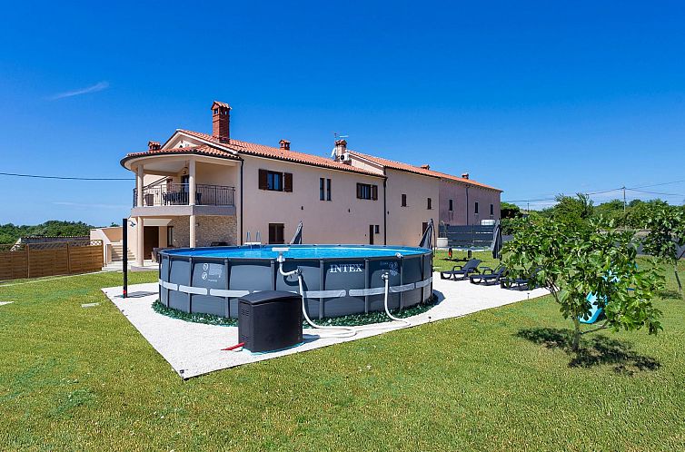 Appartement "Luxuriöse App. mit Pool"