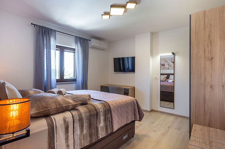 Appartement "Luxuriöse App. mit Pool"