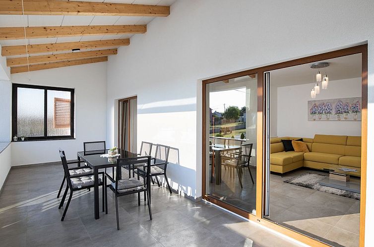 Appartement 3-Schlafzimmer-Wohnung mit Gemeinschaftspool