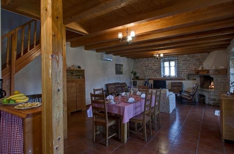 Vakantiehuis Modernes Ferienhaus in Vadreš mit Privatem Poo