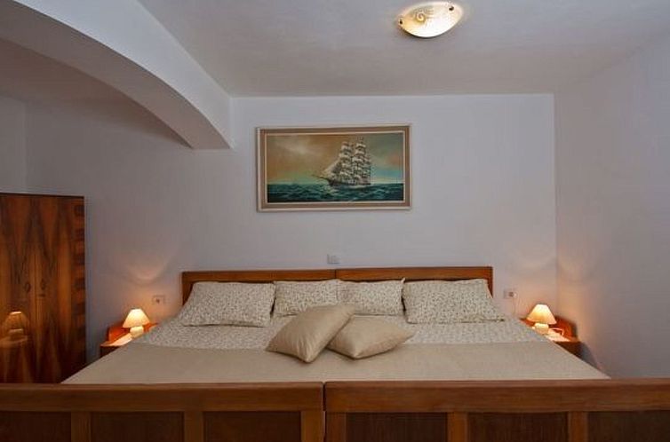 Vakantiehuis Modernes Ferienhaus in Vadreš mit Privatem Poo