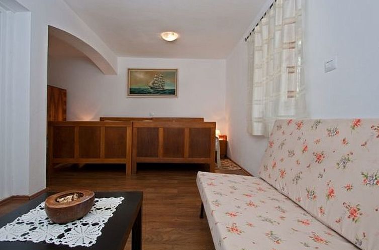Vakantiehuis Modernes Ferienhaus in Vadreš mit Privatem Poo