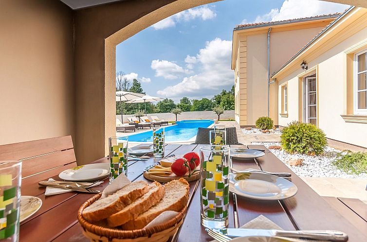 Vakantiehuis "Jakov"