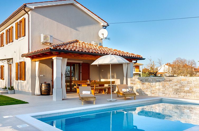 Vakantiehuis "Villa Nima" mit privatem Pool