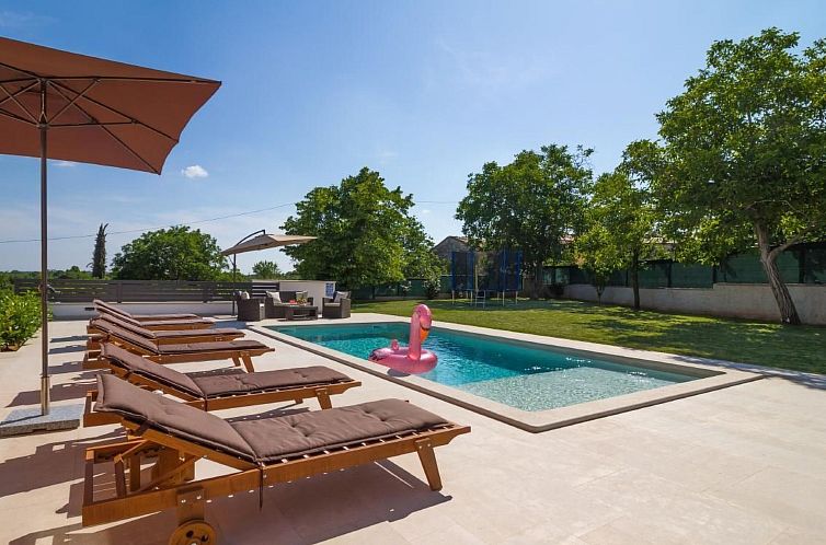 Vakantiehuis Villa Anavi mit privatem Pool und großem Garte