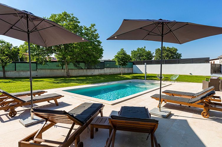 Vakantiehuis Villa Anavi mit privatem Pool und großem Garte