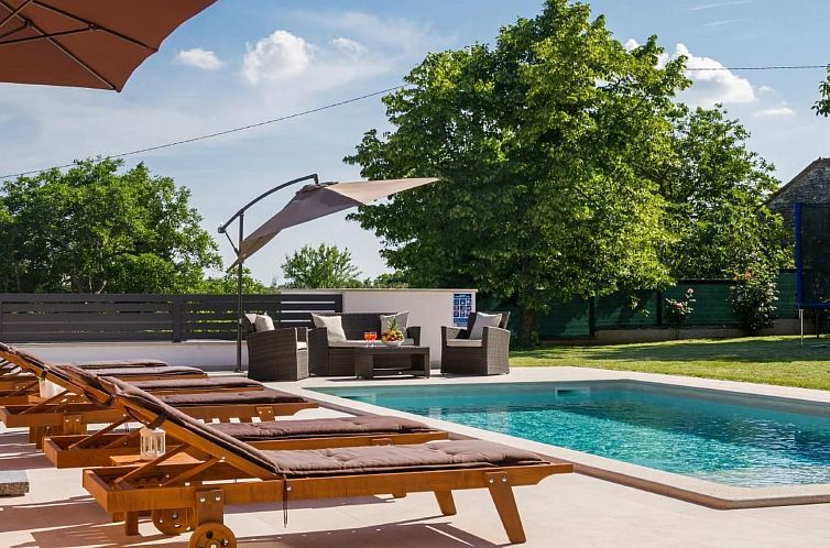 Vakantiehuis Villa Anavi mit privatem Pool und großem Garte