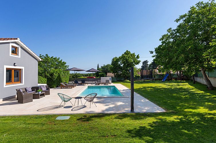 Vakantiehuis Villa Anavi mit privatem Pool und großem Garte