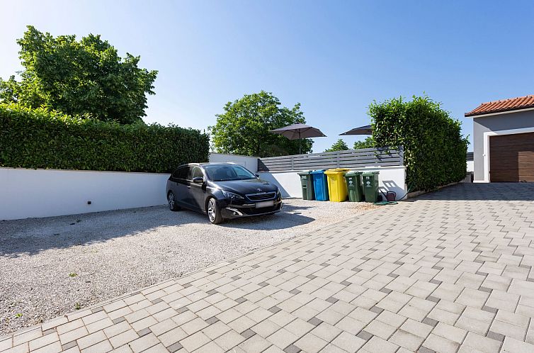 Vakantiehuis Villa Anavi mit privatem Pool und großem Garte