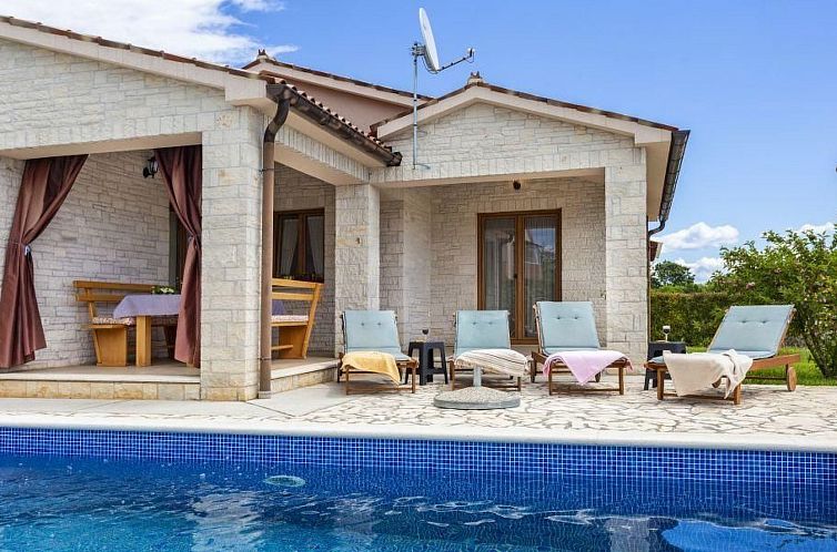 Vakantiehuis "Villa Mirela" mit Terrasse