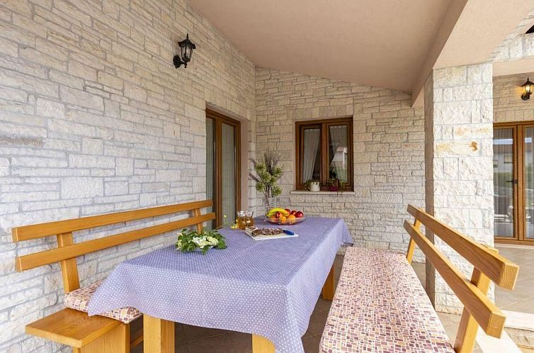 Vakantiehuis "Villa Mirela" mit Terrasse