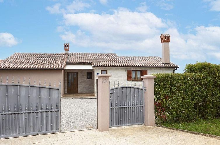 Vakantiehuis "Villa Mirela" mit Terrasse