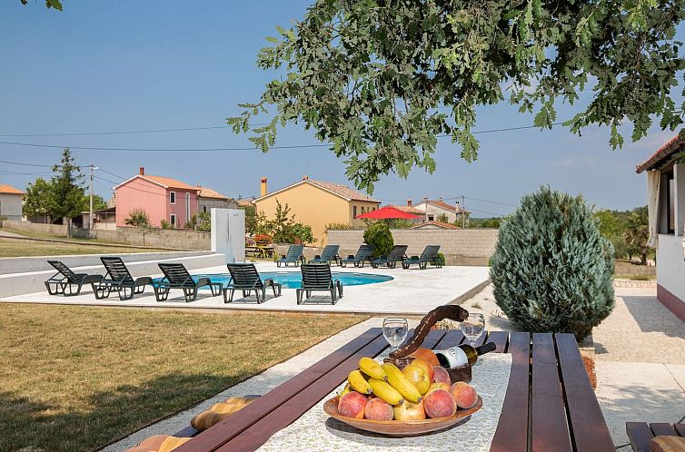 Appartement 3-Schlafzimmer-Wohnung mit Gemeinschaftspool