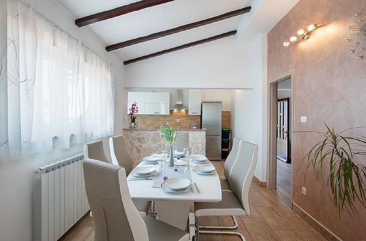 Appartement 3-Schlafzimmer-Wohnung mit Gemeinschaftspool