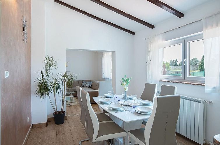 Appartement 3-Schlafzimmer-Wohnung mit Gemeinschaftspool